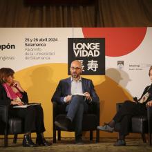 (de izquierda a derecha): María Teresa Sancho, directora general de IMSERSO; Ignacio Álvarez, exsecretario de Estado de Derechos Sociales, e Hiroko Akiyama, gerontóloga y Professor Emerita de la University of Tokyo.